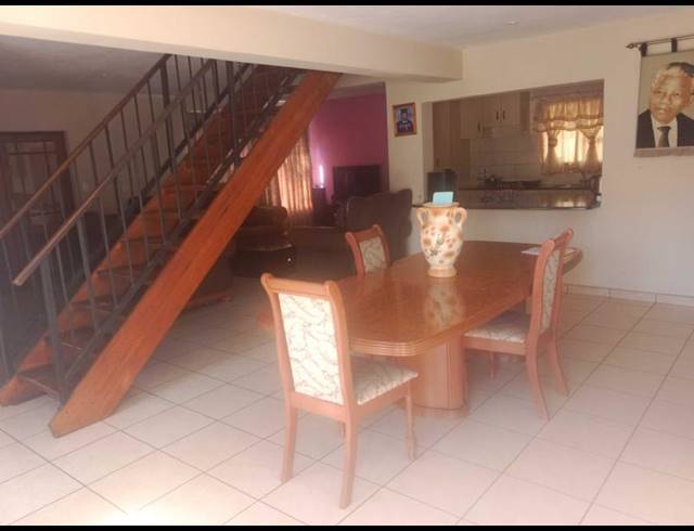 3 BEDROOM DUPLEX FOR SALE IN COUNTRY VIEW